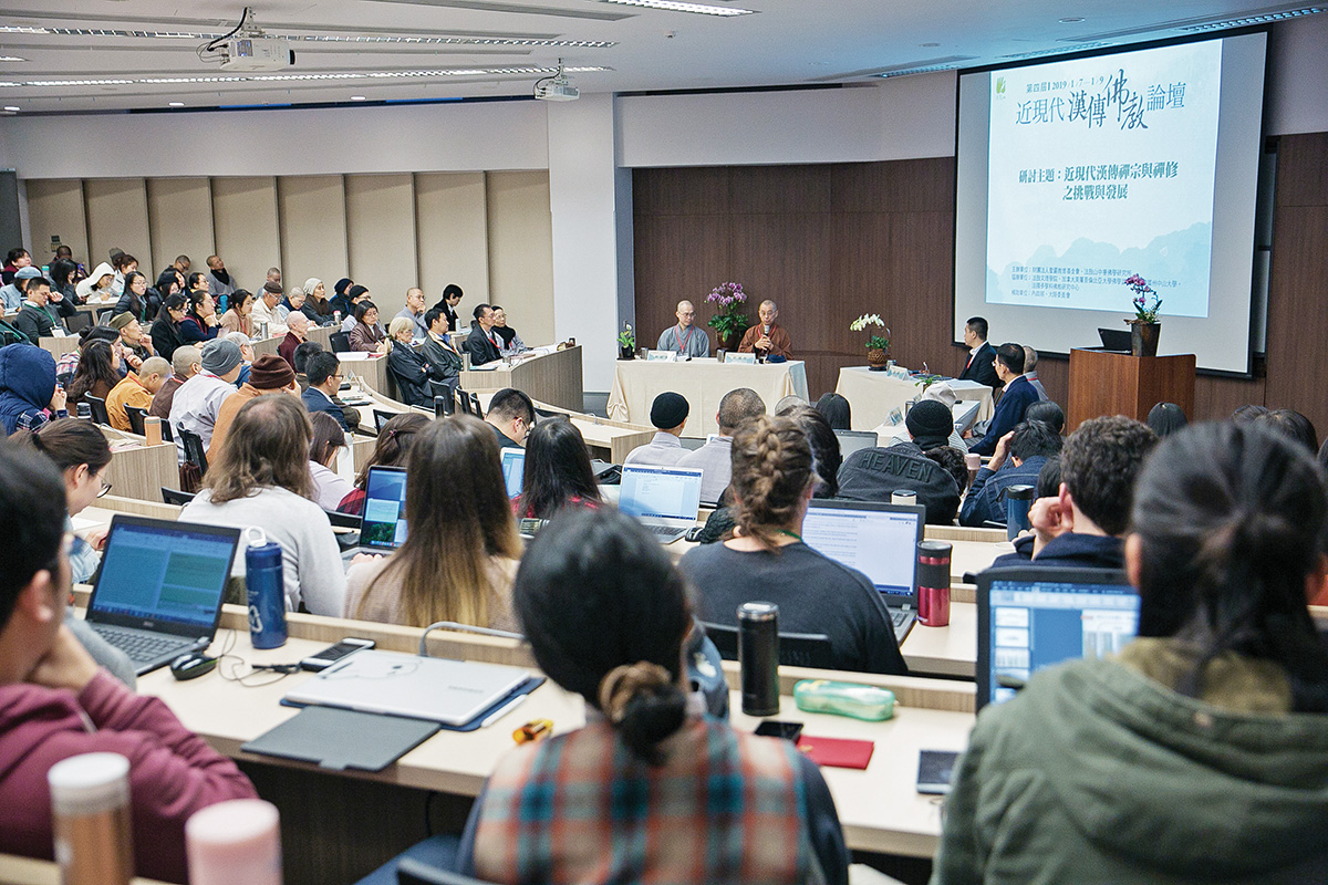 ▲圓桌論壇第二場，繼程法師提出教授禪修的過程仍須隨順因緣、盡己盡分。（李佳純 攝）